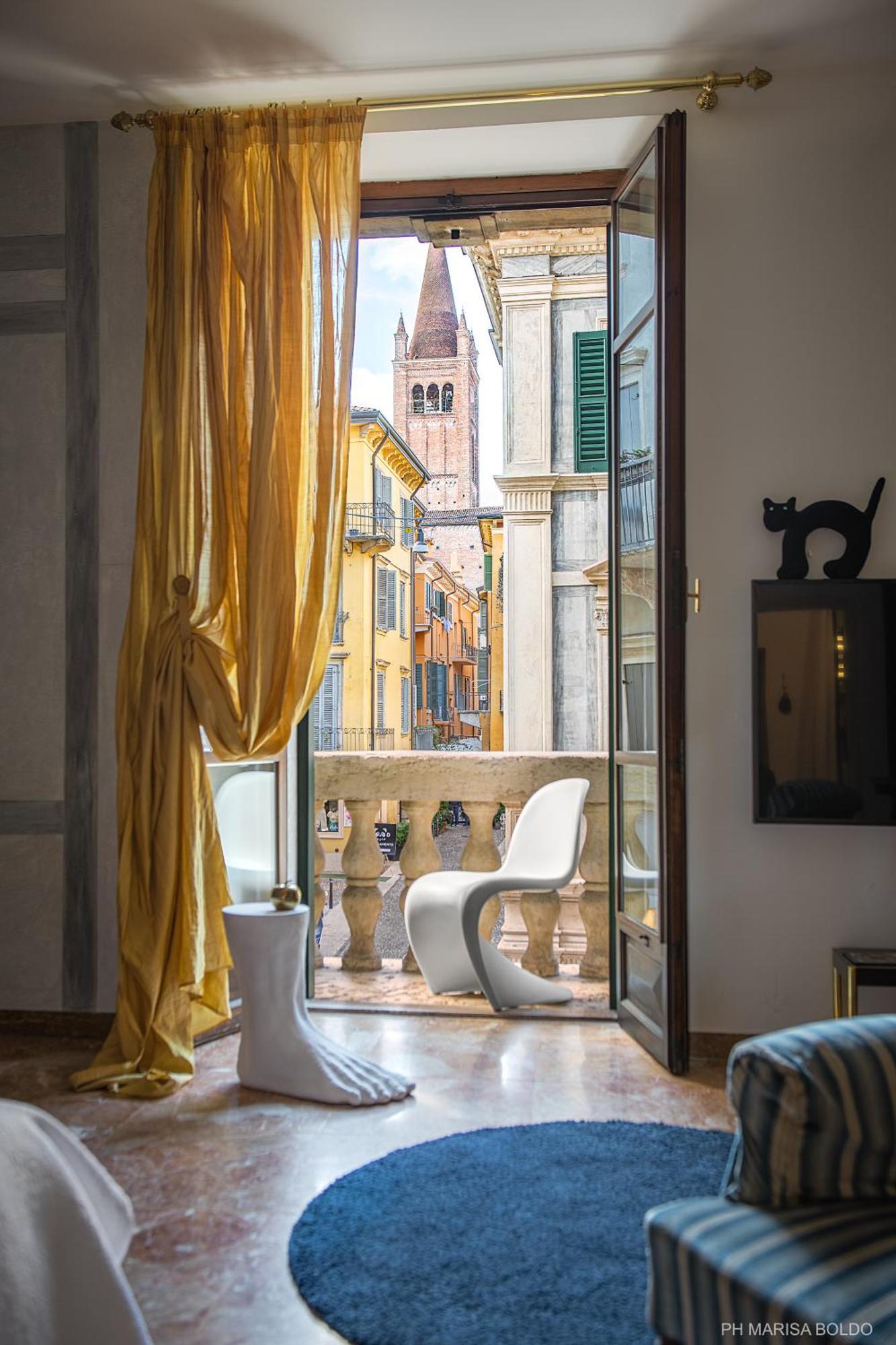 Billie'S Flat Red - Art & Design Apt In Verona Historic Centre Exterior foto